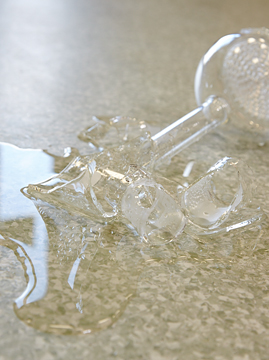 Gebrochenes Glas im Labor